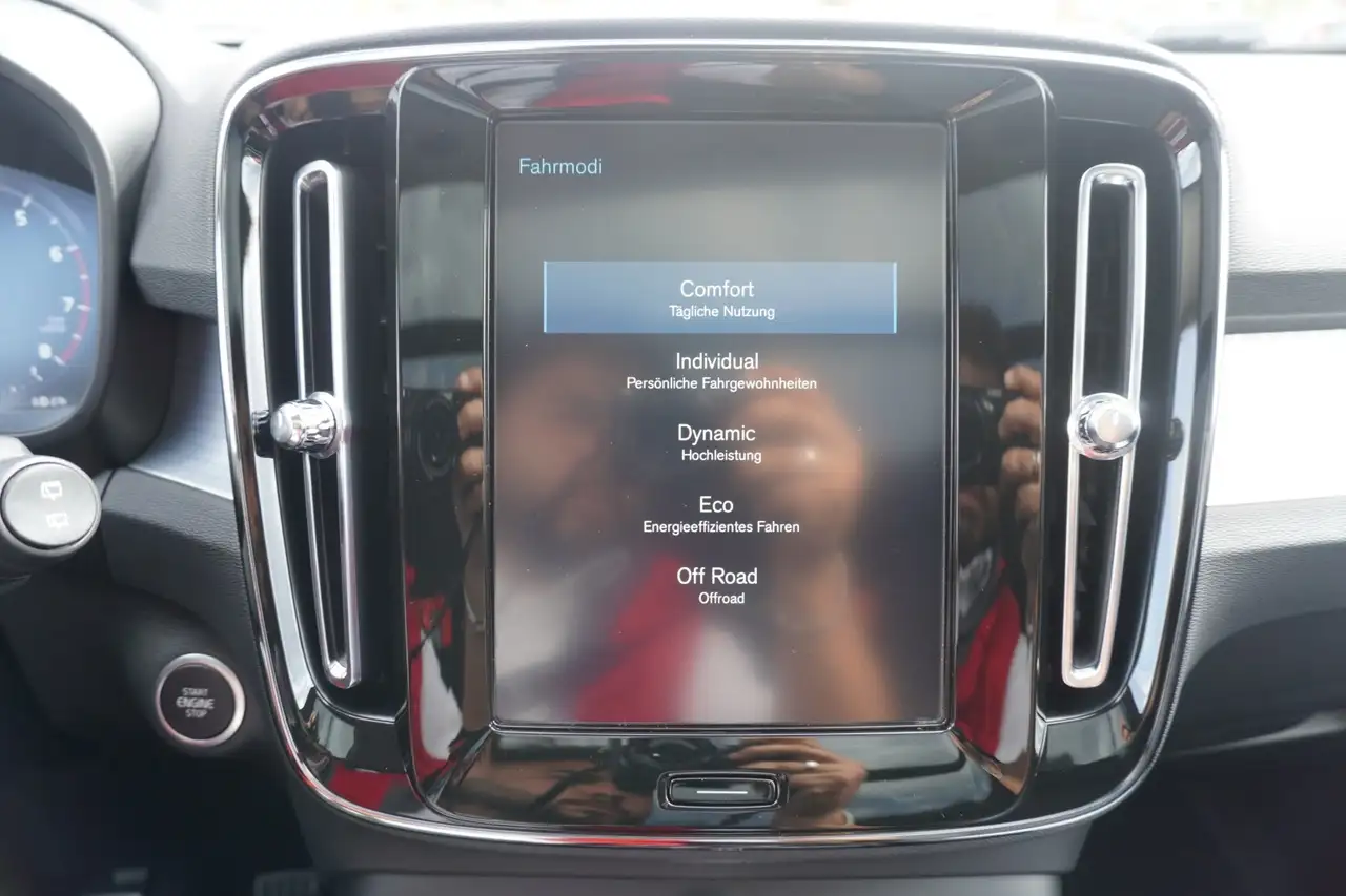 Volvo XC40 T2 Momentum LED Panorama Kamera ACC, миниатюра 30
