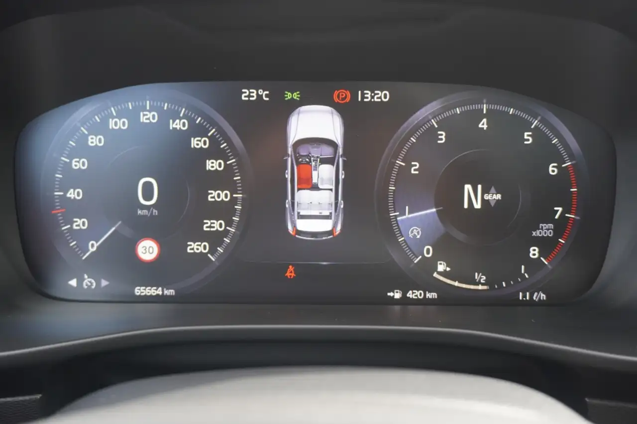 Volvo XC40 T2 Momentum LED Panorama Kamera ACC, миниатюра 25