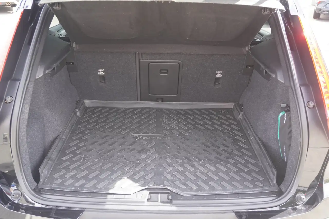 Volvo XC40 T2 Momentum LED Panorama Kamera ACC, миниатюра 5
