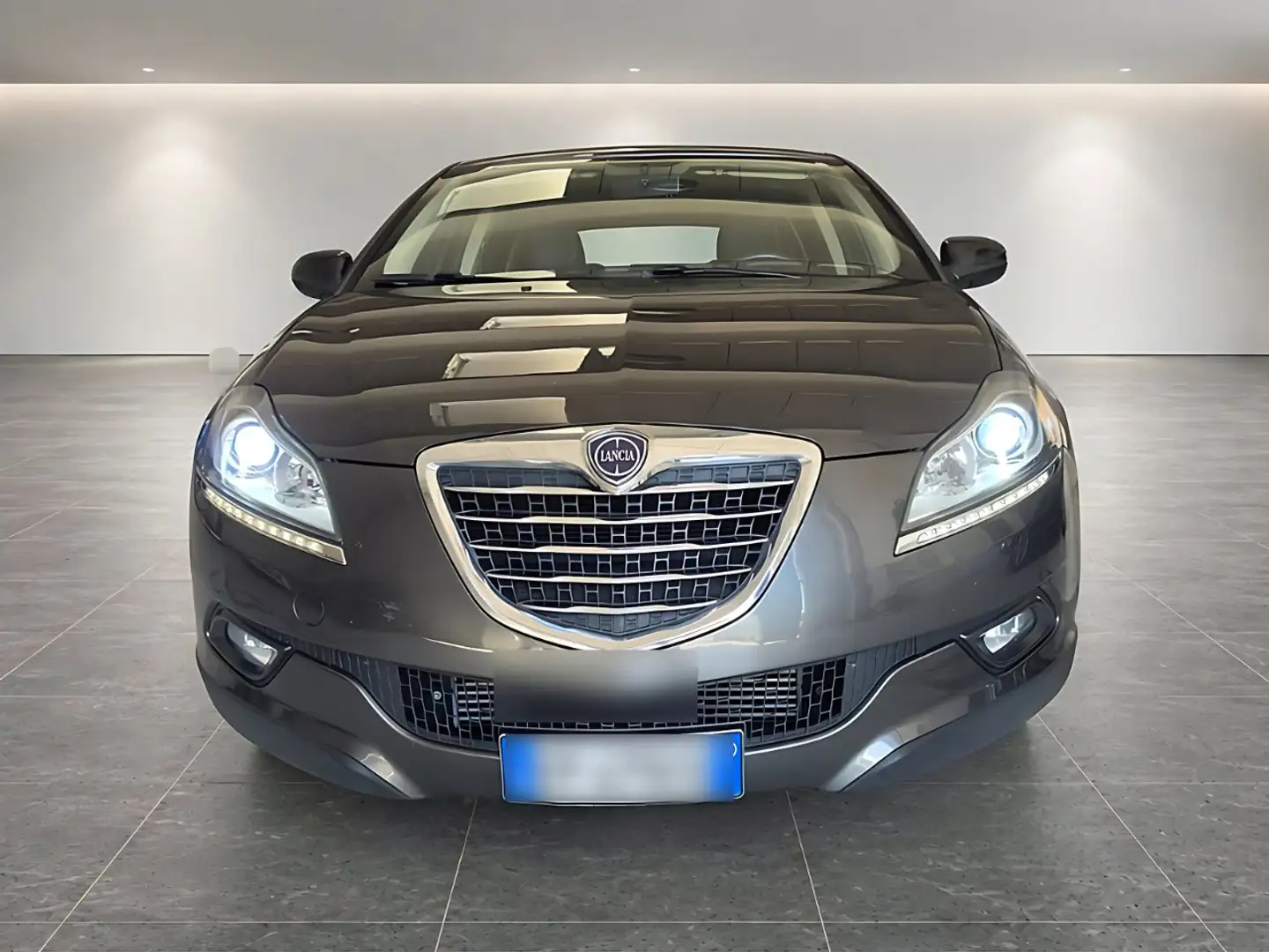 Lancia Delta 1.6 mjt Gold 120cv dpf Grau - 2