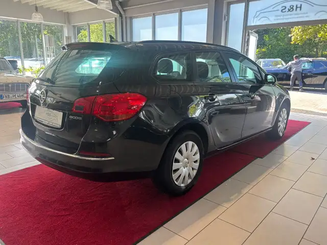 Opel Astra view 7