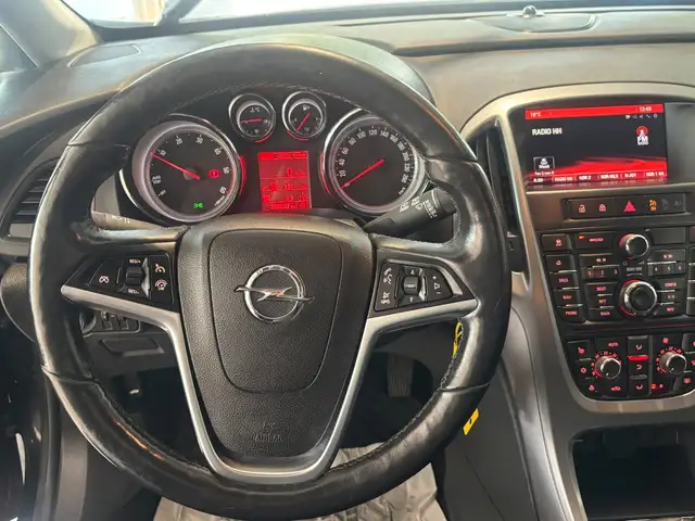 Opel Astra view 11
