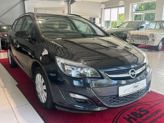 Opel Astra view 4