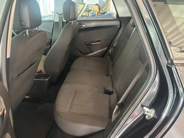Opel Astra view 8