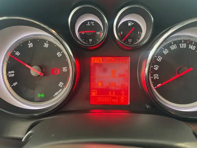 Opel Astra view 13