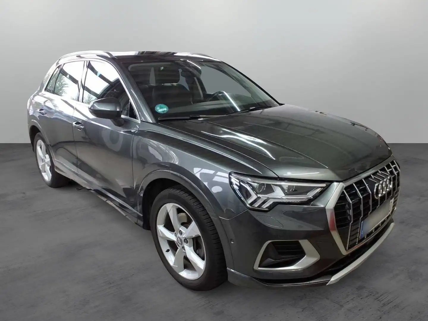 Audi Q3 advanced 40TFSI quattro S-tronic/ Matrix, AHK Grau - 2