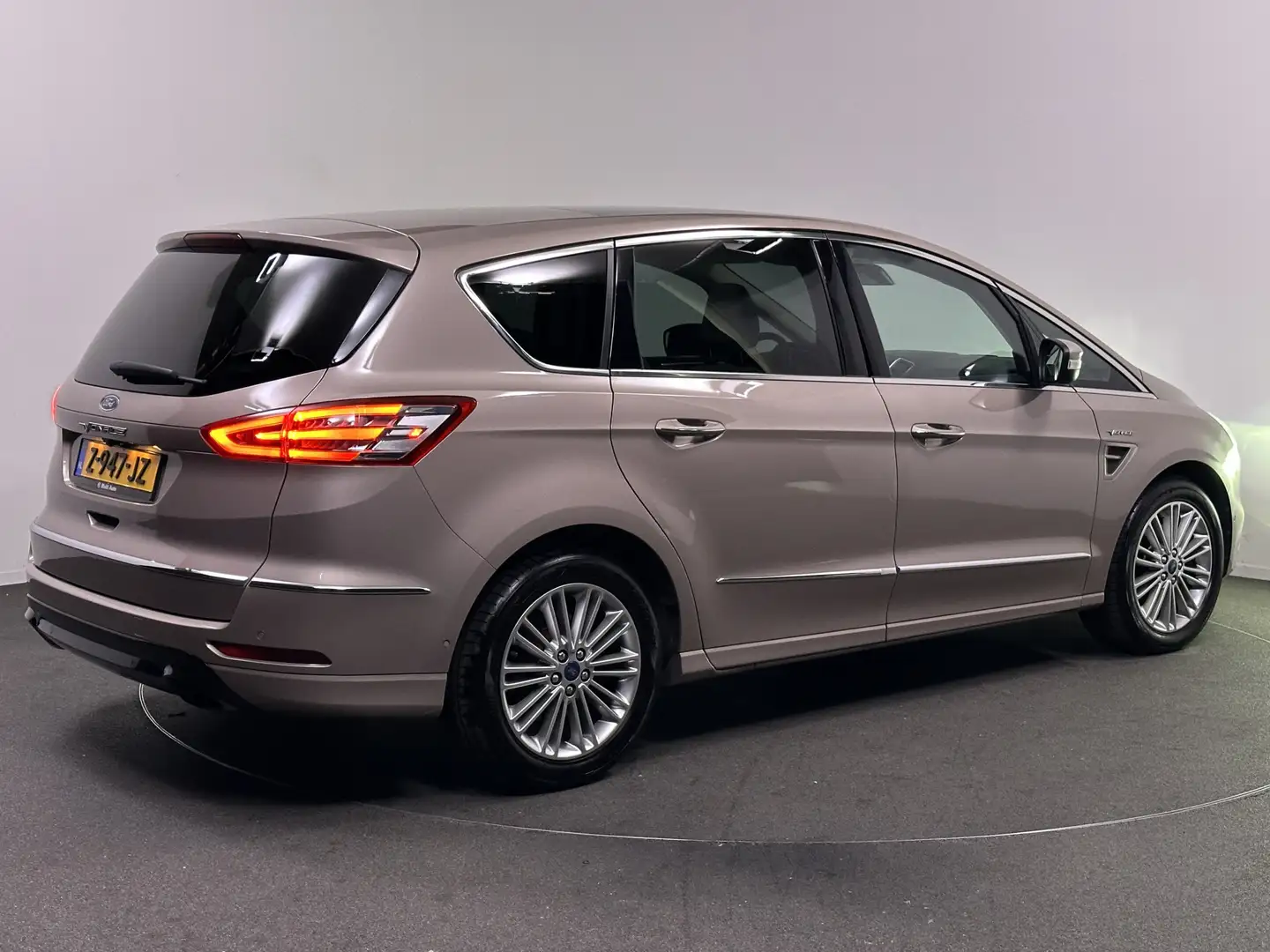 Ford S-Max 2.0 Vignale 7 persoons Automaat 241pk | Panodak | Gris - 2