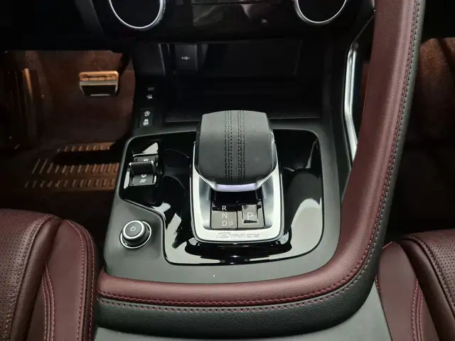 Jaguar E-Pace view 10