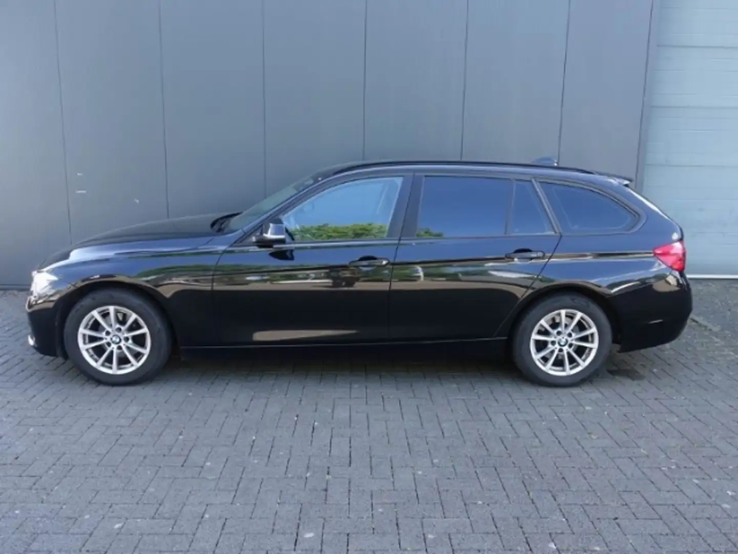 BMW 318 Touring d touring Advantage+NAVI+LED Black - 2