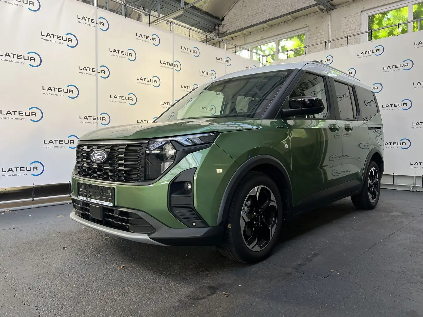 Ford Tourneo Courier Active 1.0 Ecoboost 125pk M7 Verde - 1
