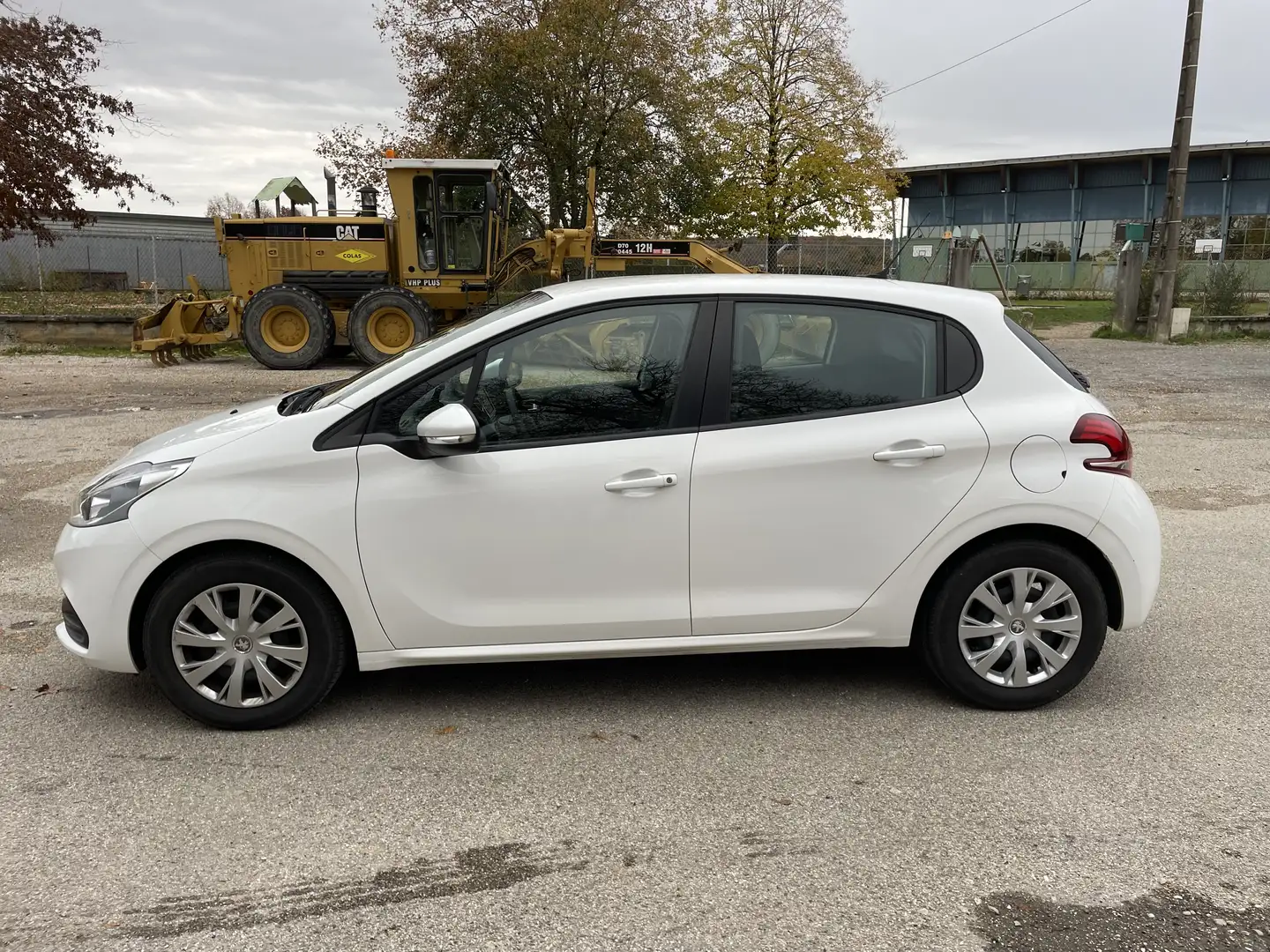 Peugeot 208 208 1.2 PureTech 82 ch BVM5 Allure Blanc - 2