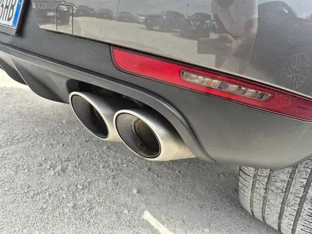 Porsche Macan view 15