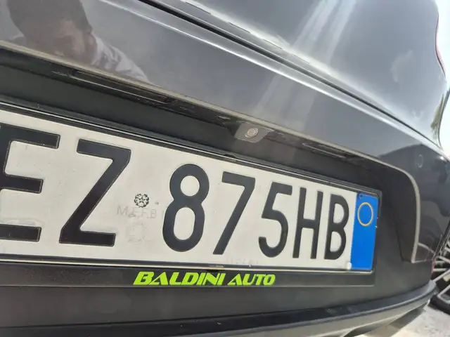 Porsche Macan view 12