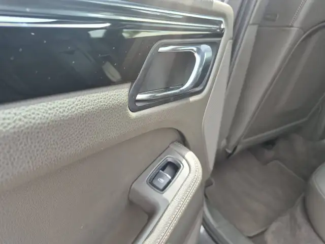 Porsche Macan view 14