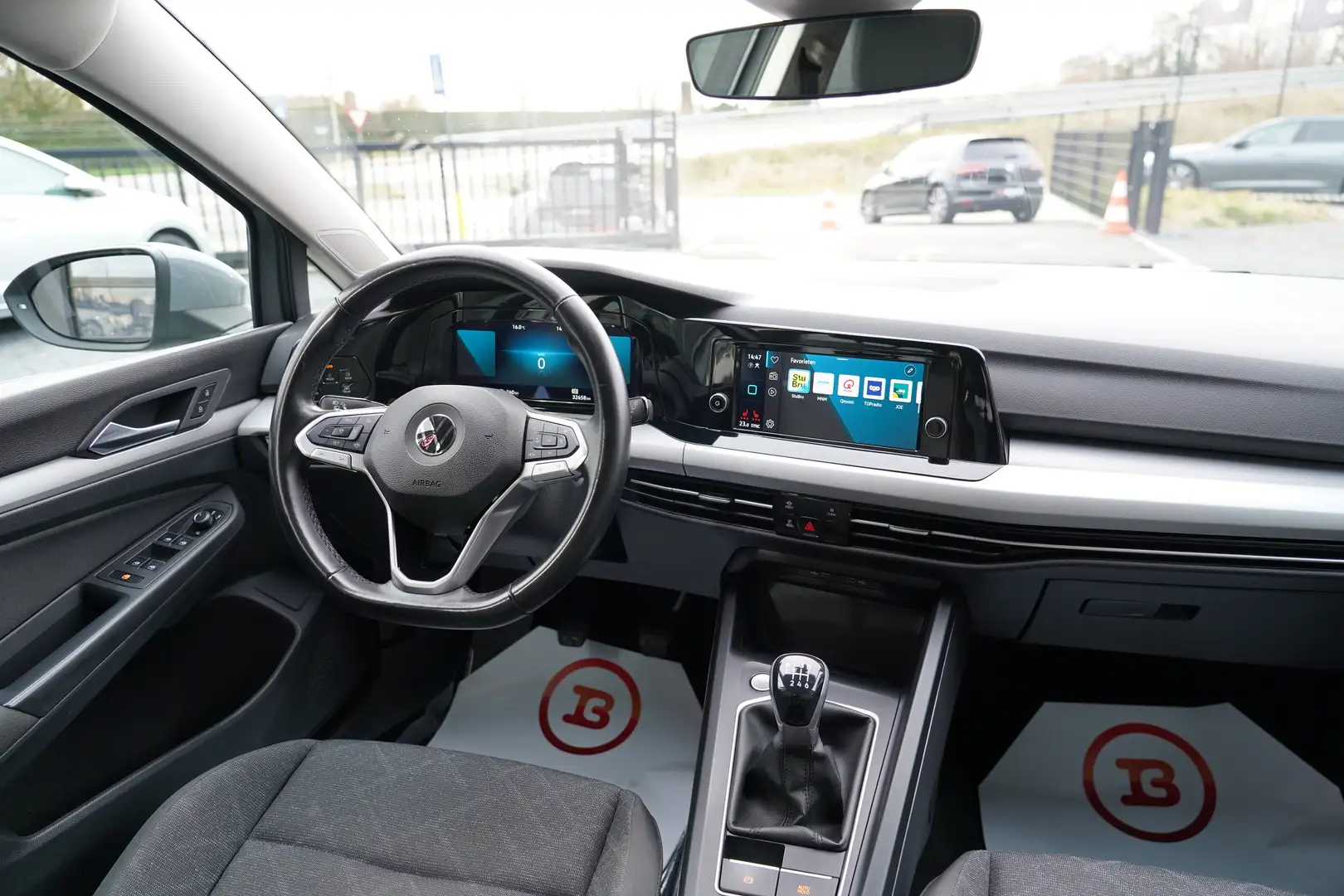 Volkswagen Golf 1.0TSI 110pk Life | Apple CarPlay | Keyless-GO Grijs - 2