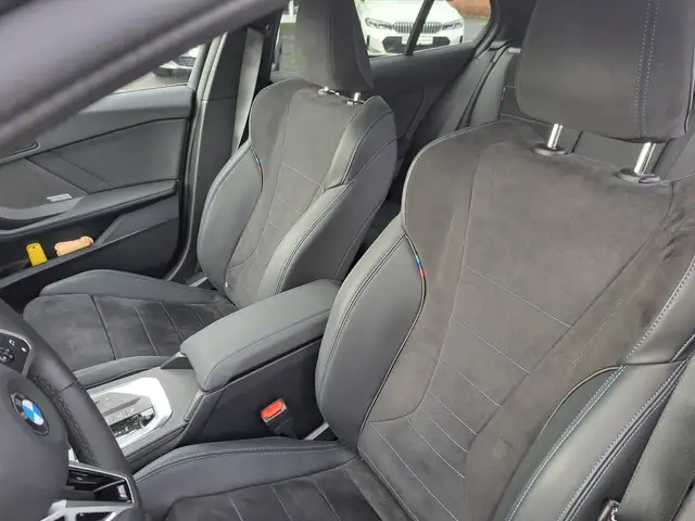 BMW M view 11