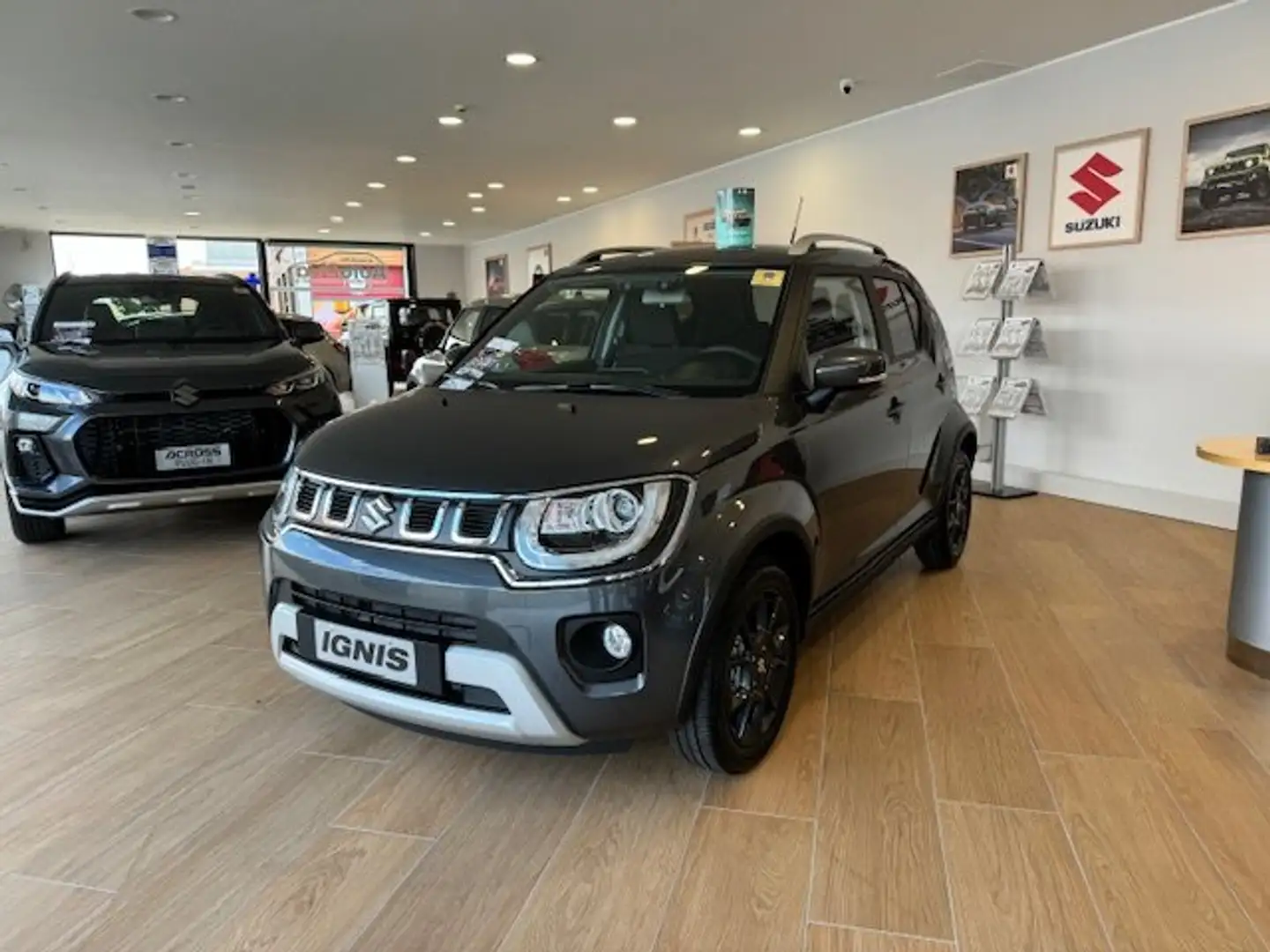 Suzuki Ignis 1.2h Top 2wd PRONTA CONSEGNA Gris - 1