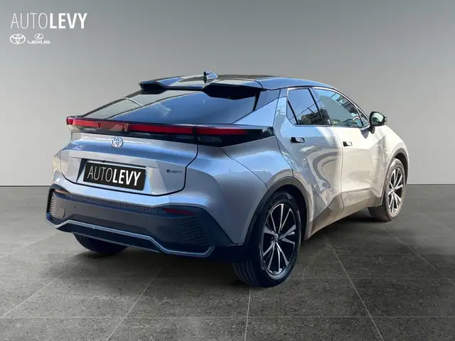 Toyota C-HR view 6