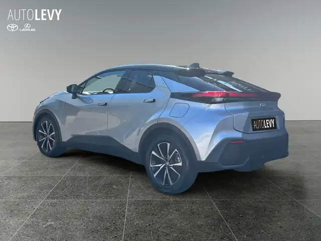 Toyota C-HR view 4