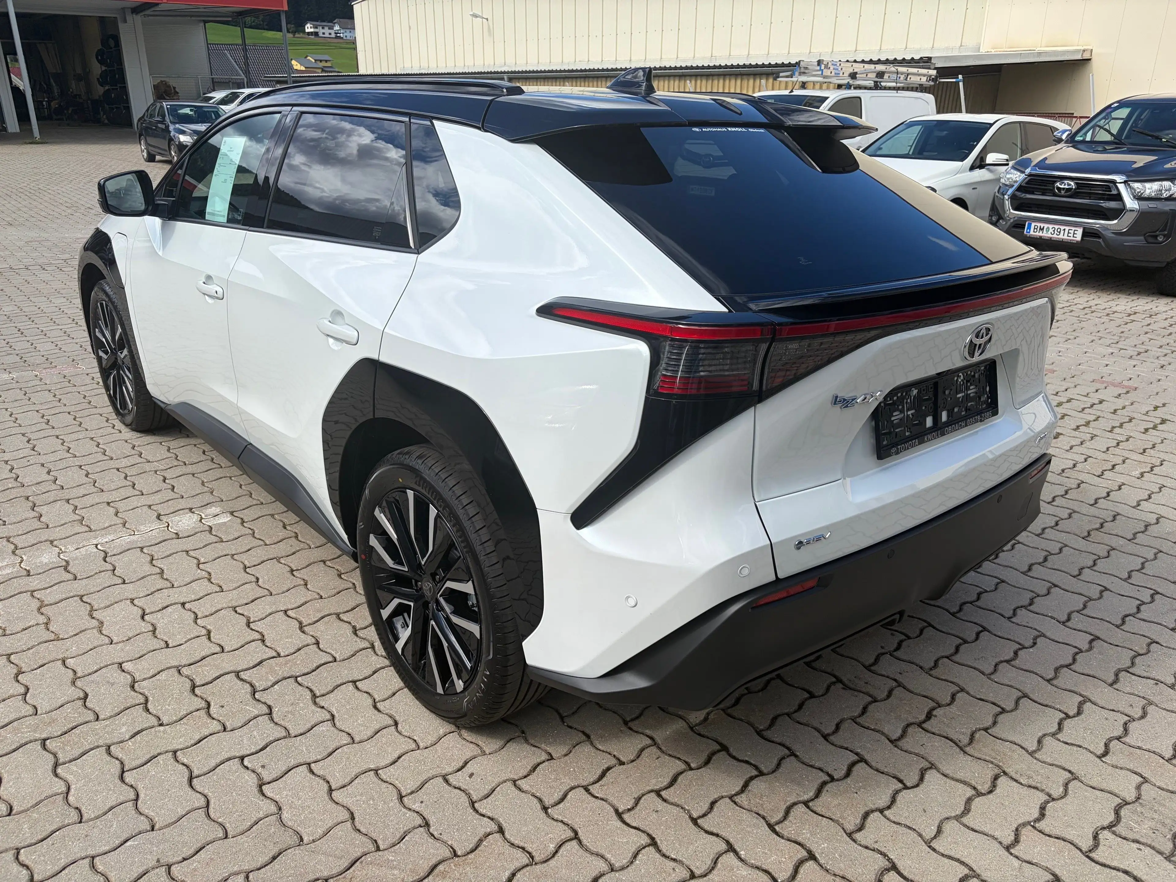 Toyota bZ4X AWD Lounge + Style Paket Gewerbewochenaktion — photo 6