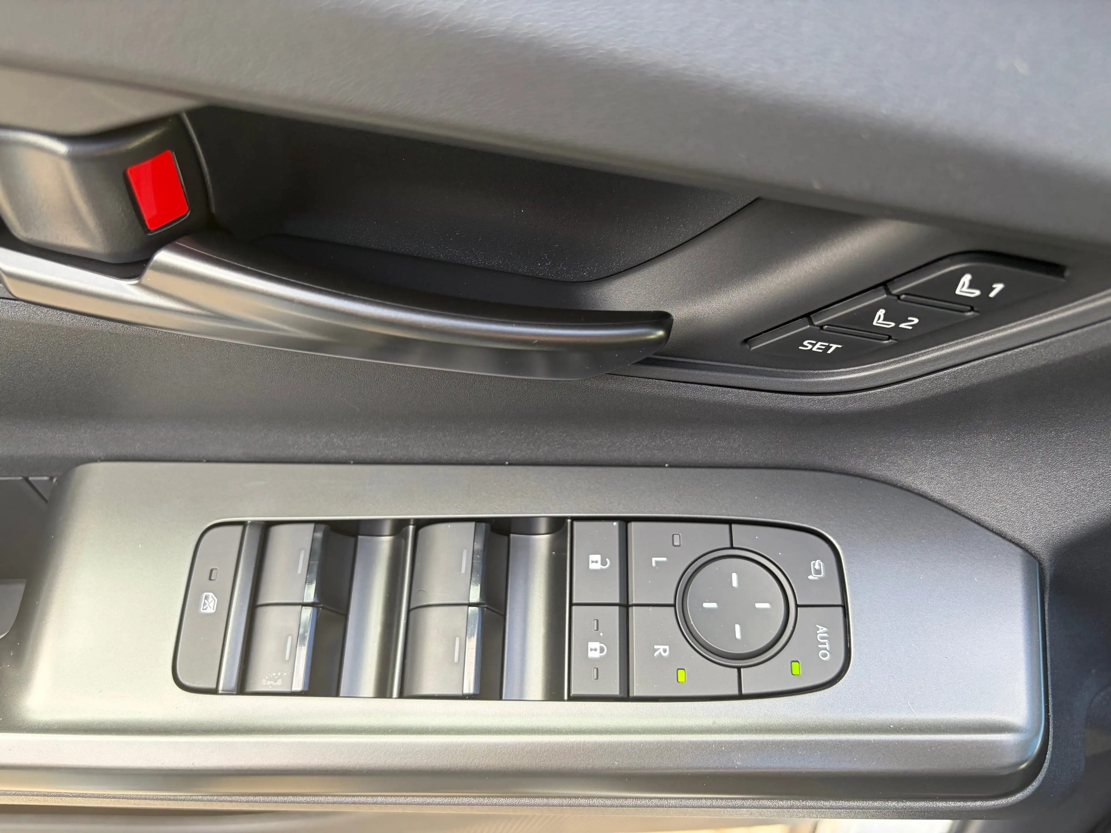 Toyota bZ4X AWD Lounge + Style Paket Gewerbewochenaktion — photo 12