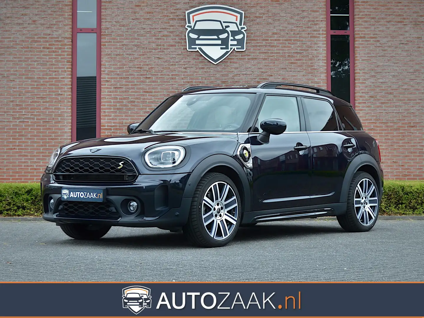 MINI Cooper SE Countryman ALL4 MINI Yours Nero - 1