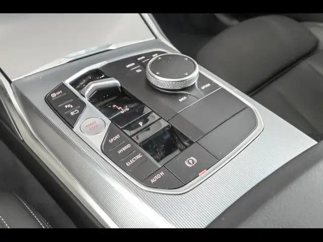 BMW 3 Series view 11