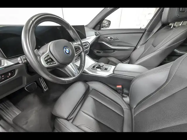 BMW 3 Series view 6