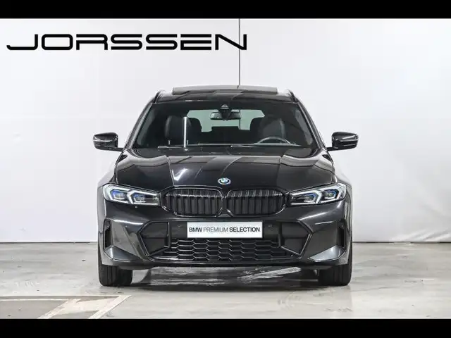 BMW 3 Series view 2