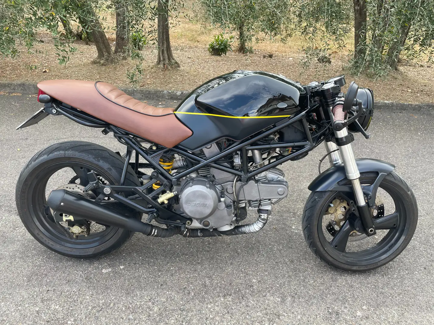 Ducati Monster 600 Café Racer Noir - 1