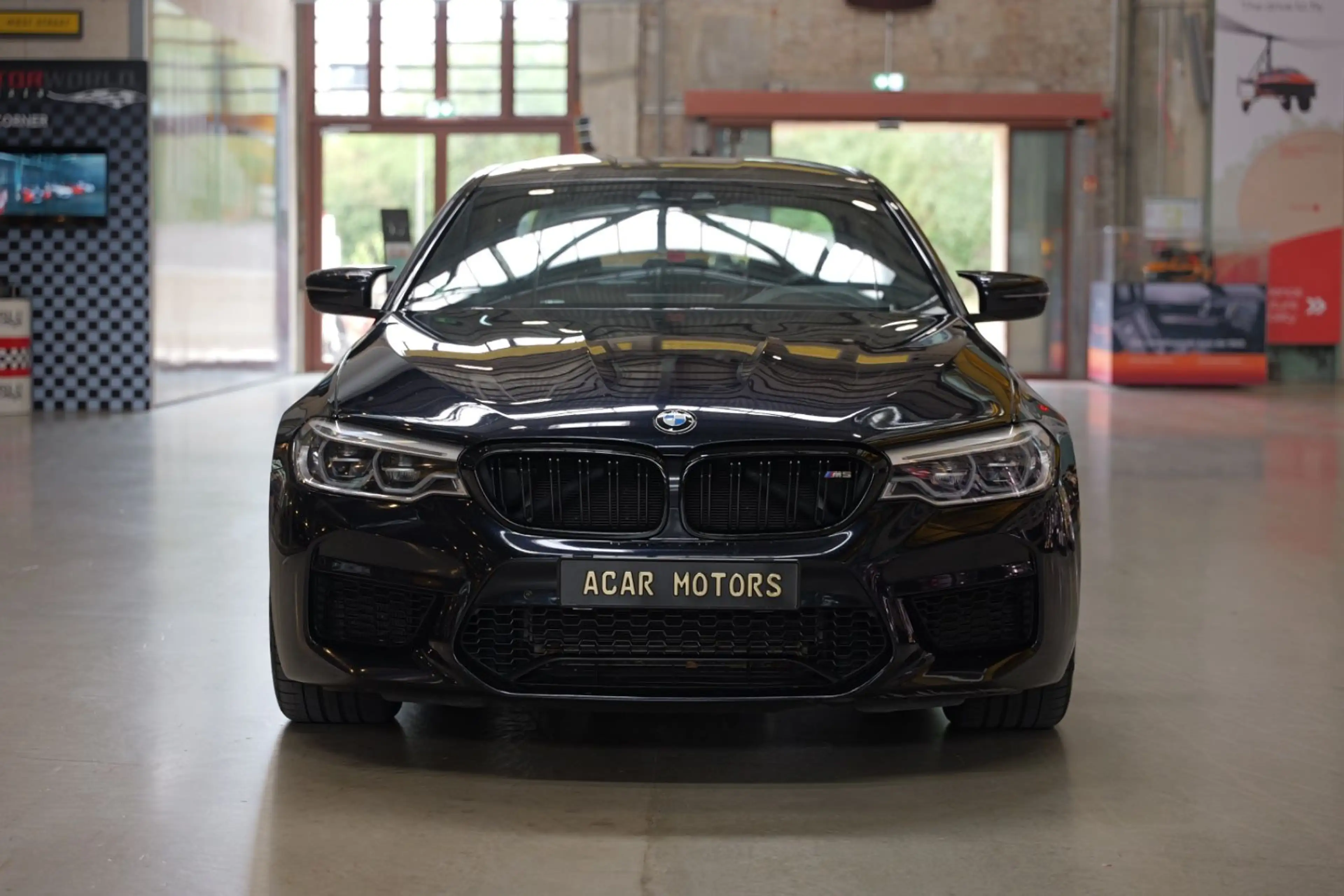 BMW M5 Limousine Basis *HUD*Carbon*xDrive — photo 2