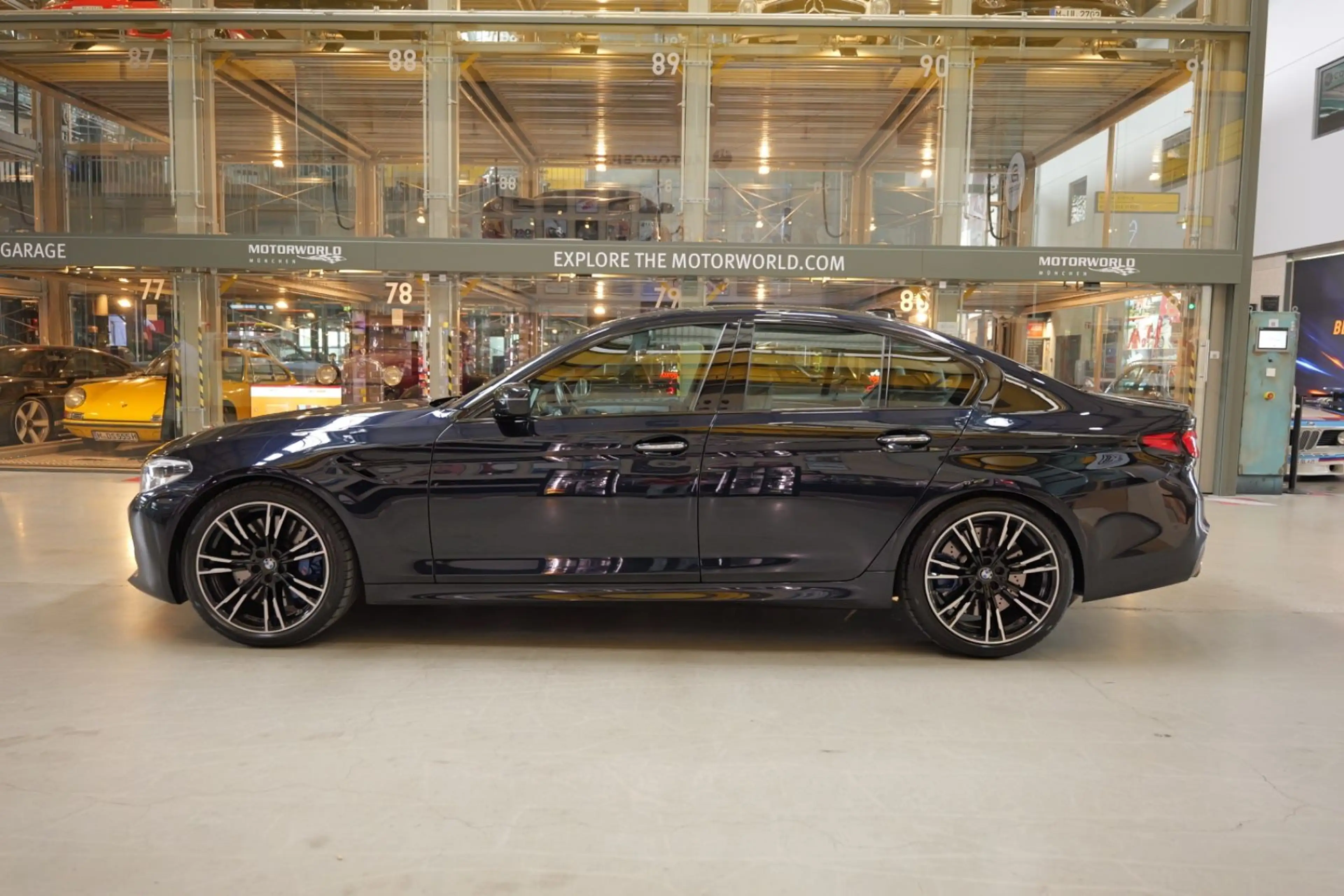 BMW M5 Limousine Basis *HUD*Carbon*xDrive — photo 8