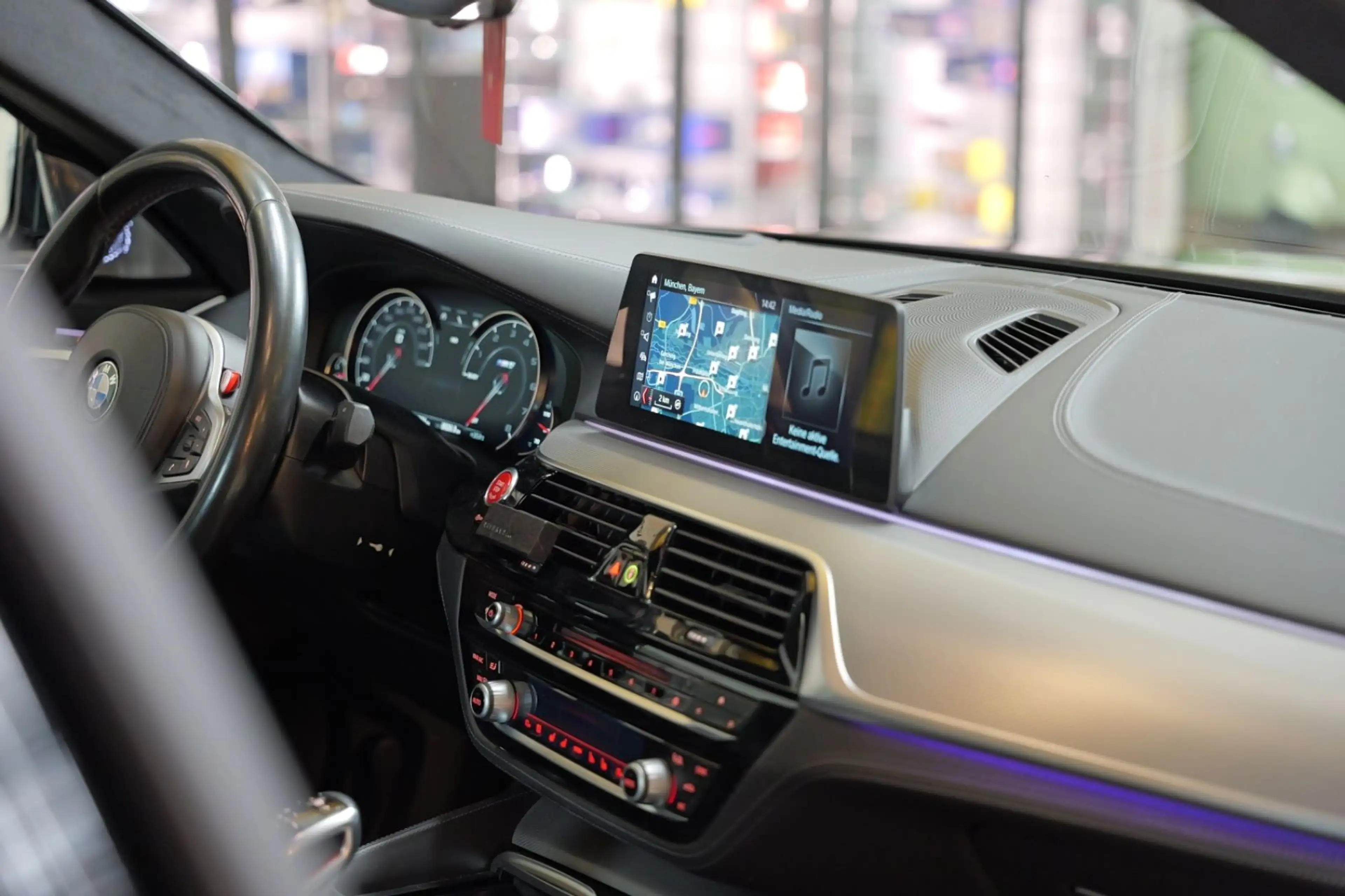 BMW M5 Limousine Basis *HUD*Carbon*xDrive — photo 10
