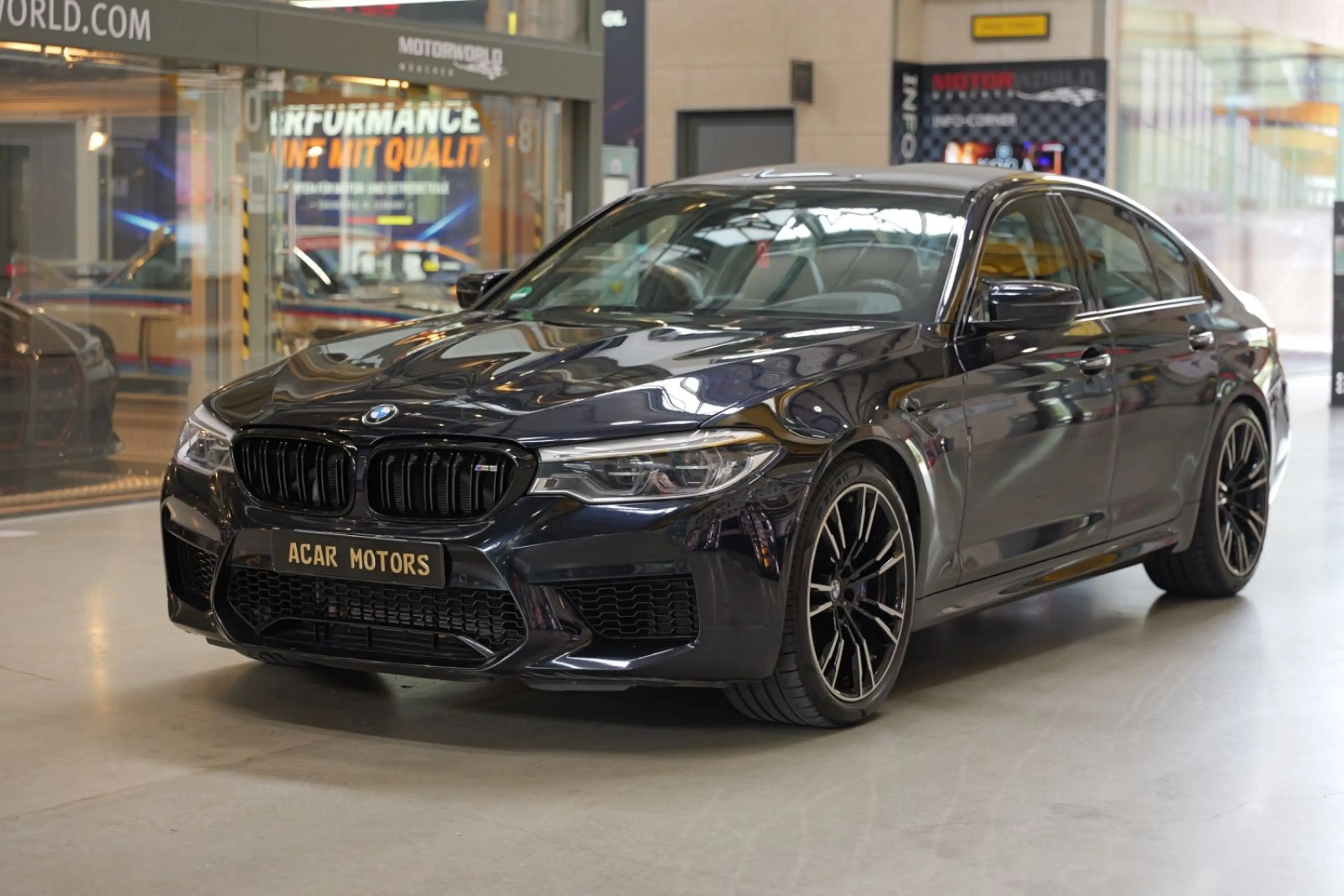 BMW M5 Limousine Basis *HUD*Carbon*xDrive — photo 3