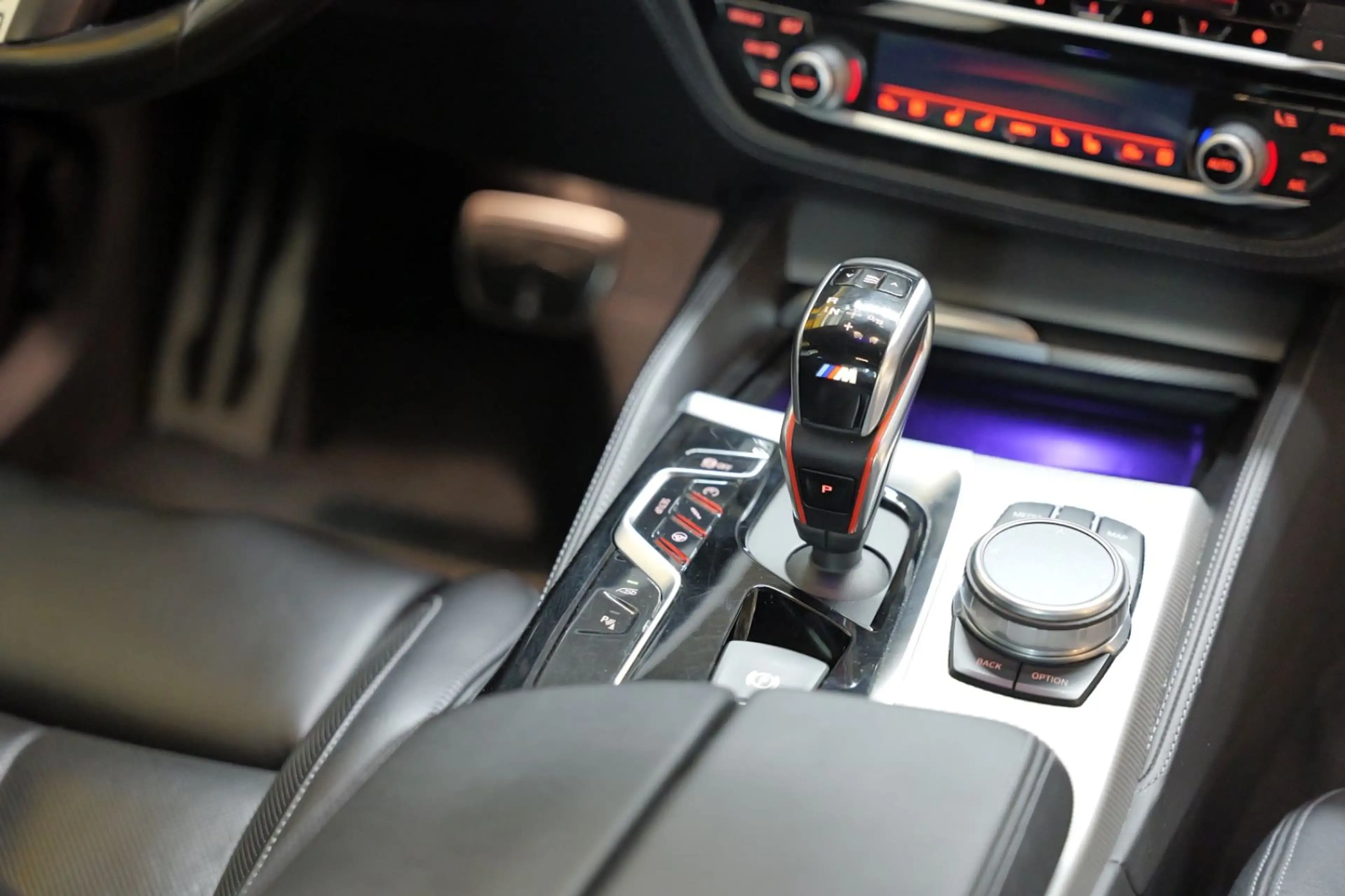 BMW M5 Limousine Basis *HUD*Carbon*xDrive — photo 13