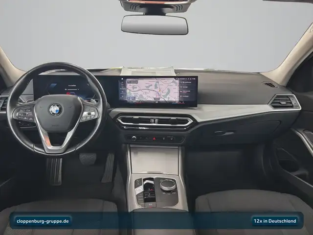 BMW 3 Series view 15