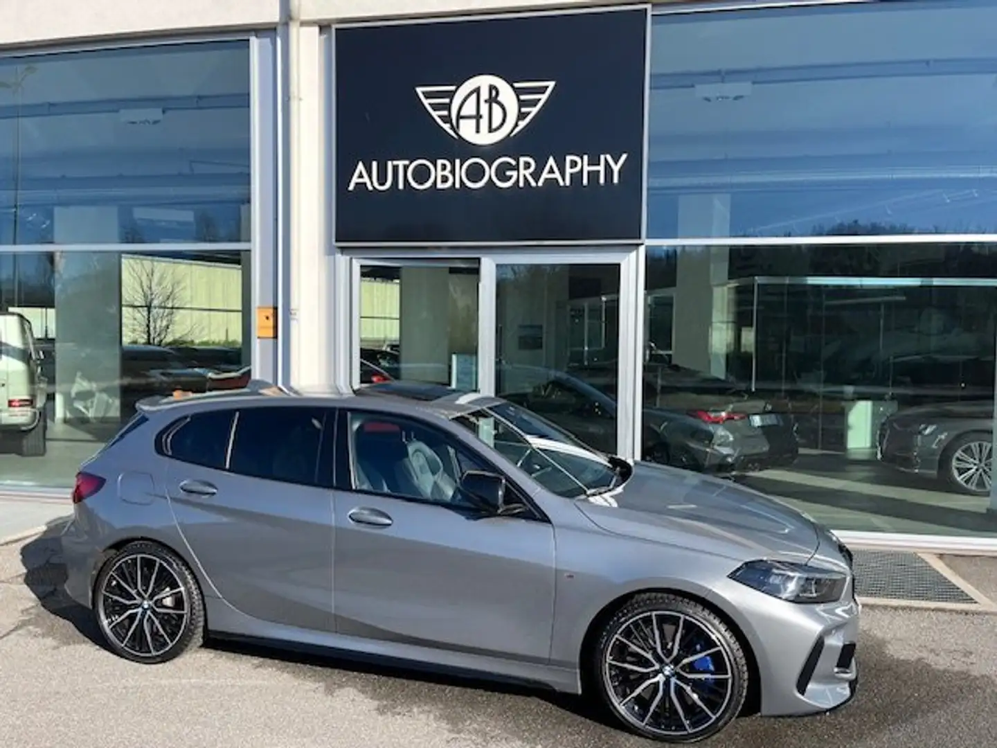 BMW 135 M 135i xdrive auto Grijs - 1