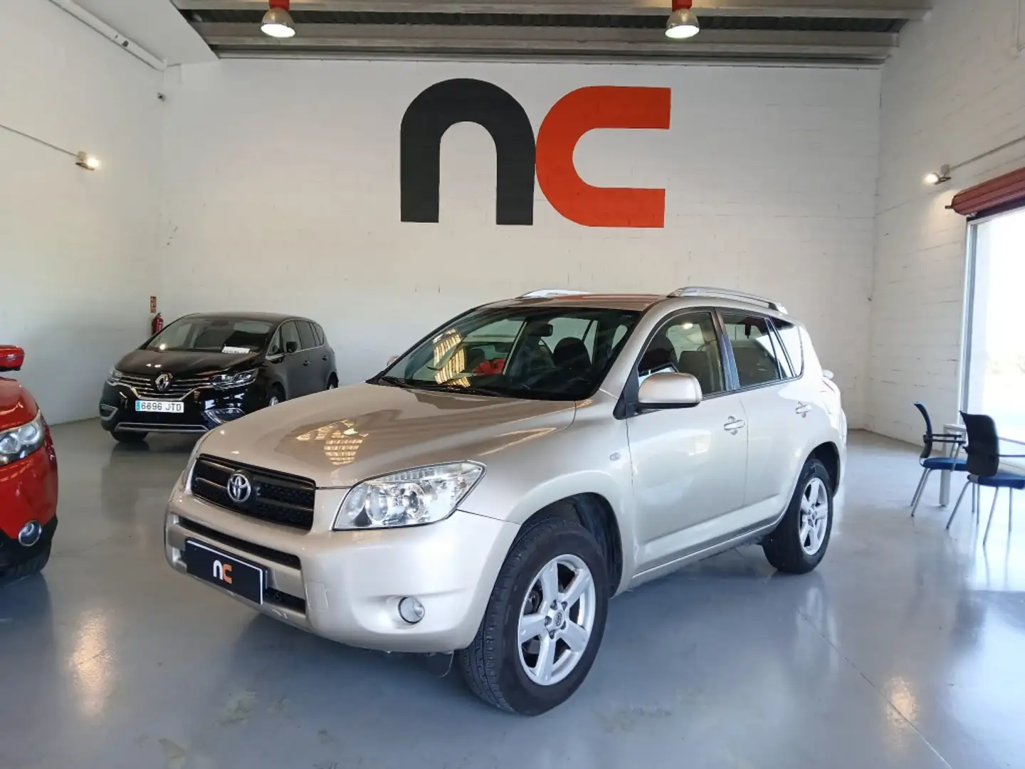 Toyota RAV 4 2.0 Sol Aut. Beige - 1