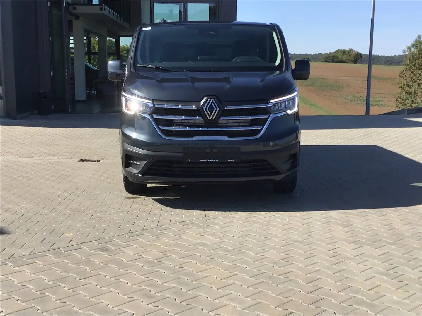 Renault Trafic 2.0 BLUE dCi 150 EU6e L2H1 Grand Evolution 2xSchie Grau - 2
