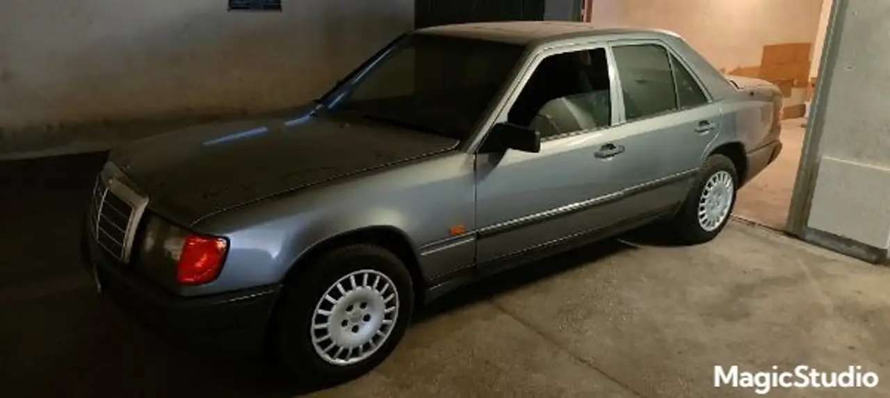 Mercedes-Benz 200 E, foto 3