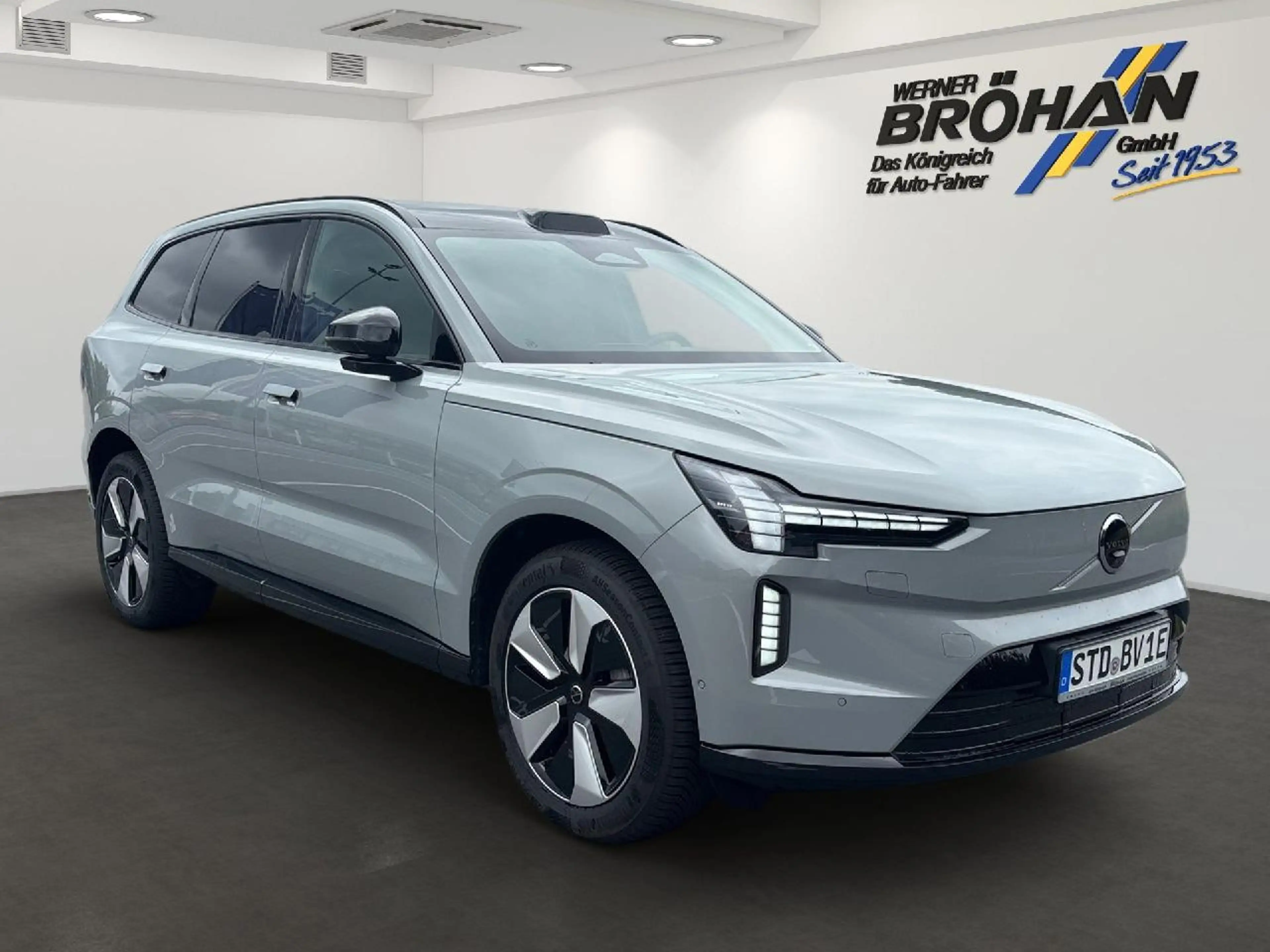 Volvo EX90 Plus Pure Electric 2WD — photo 15