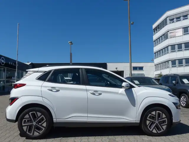 Hyundai Kona view 19
