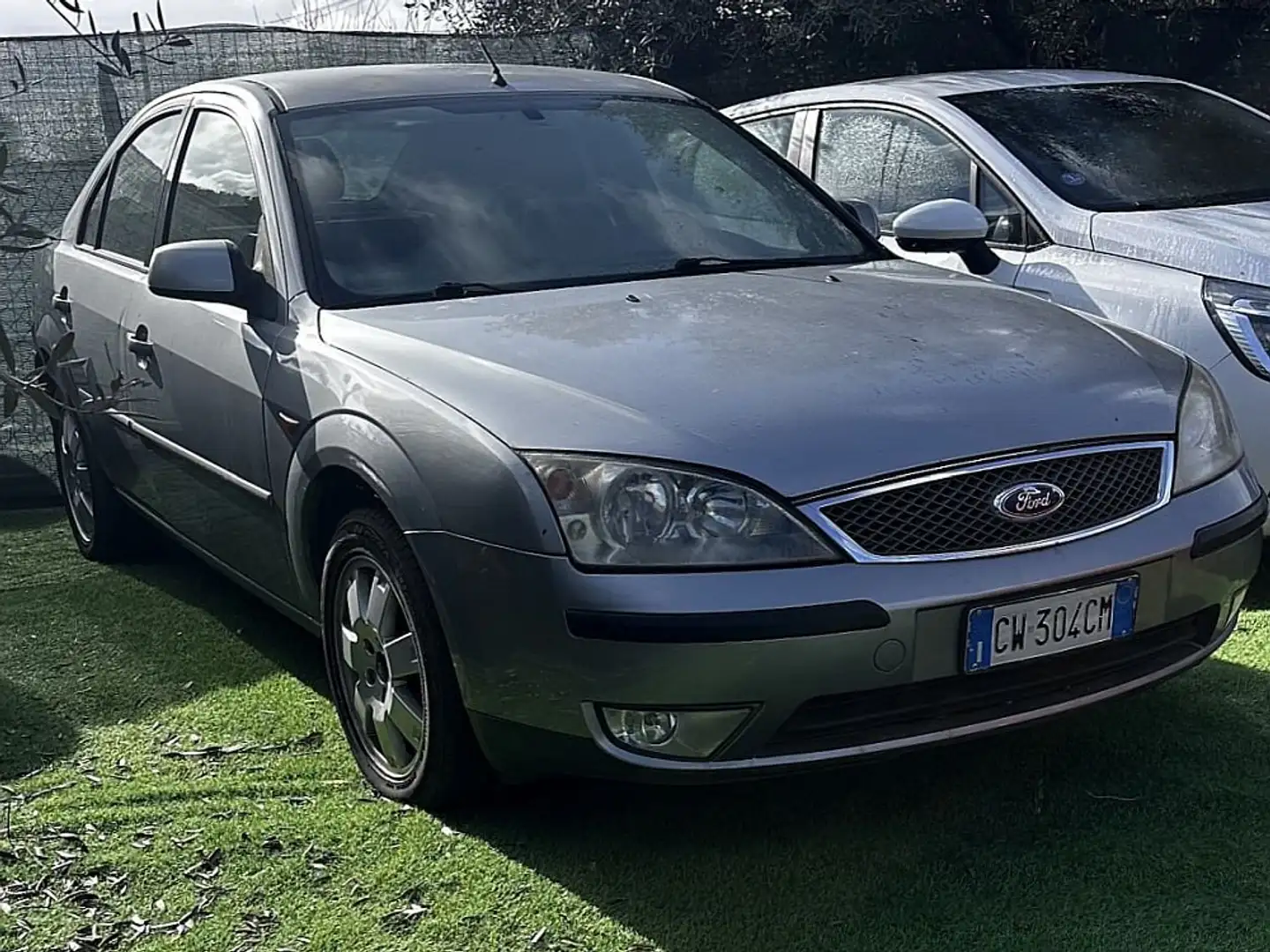 Ford Mondeo 2.0 tdci 115cv  Mondeo Ghia tagliandata pulita Argento - 2