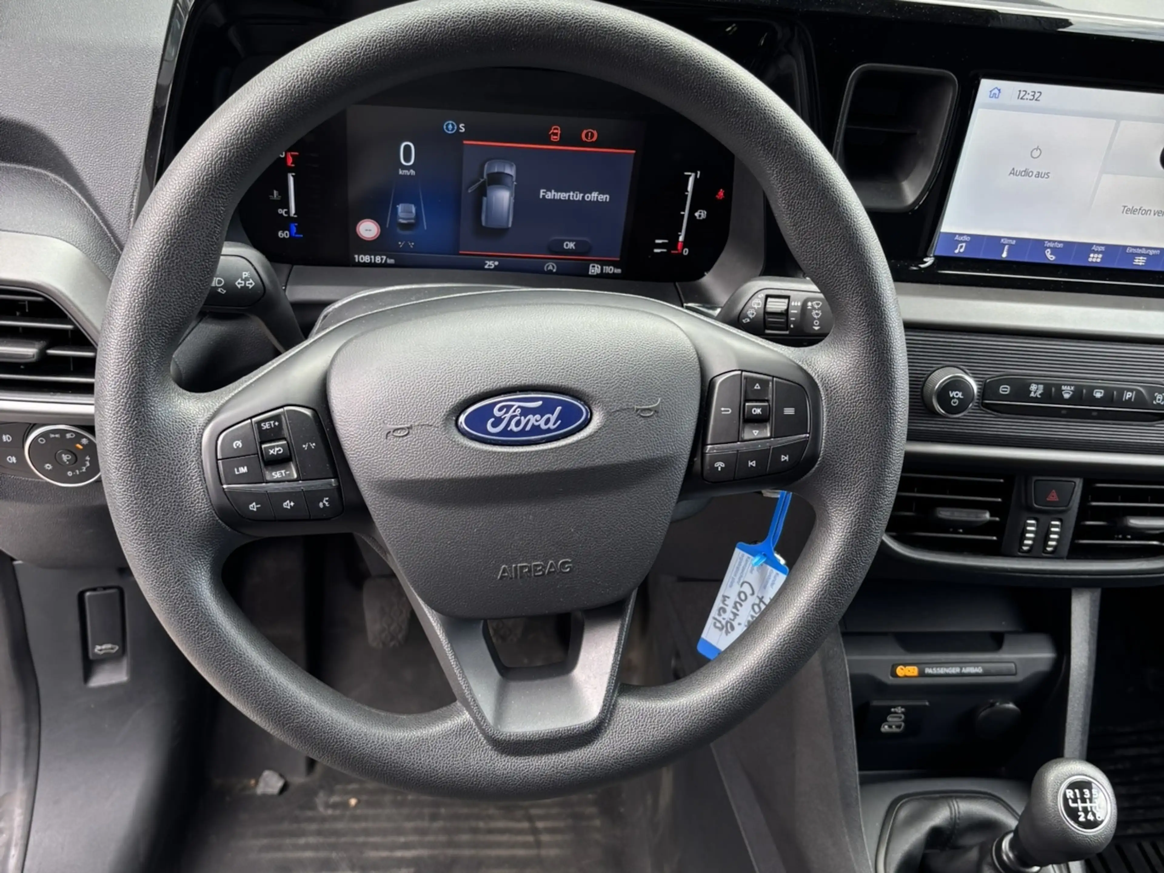 Ford Transit Courier Trend — photo 9
