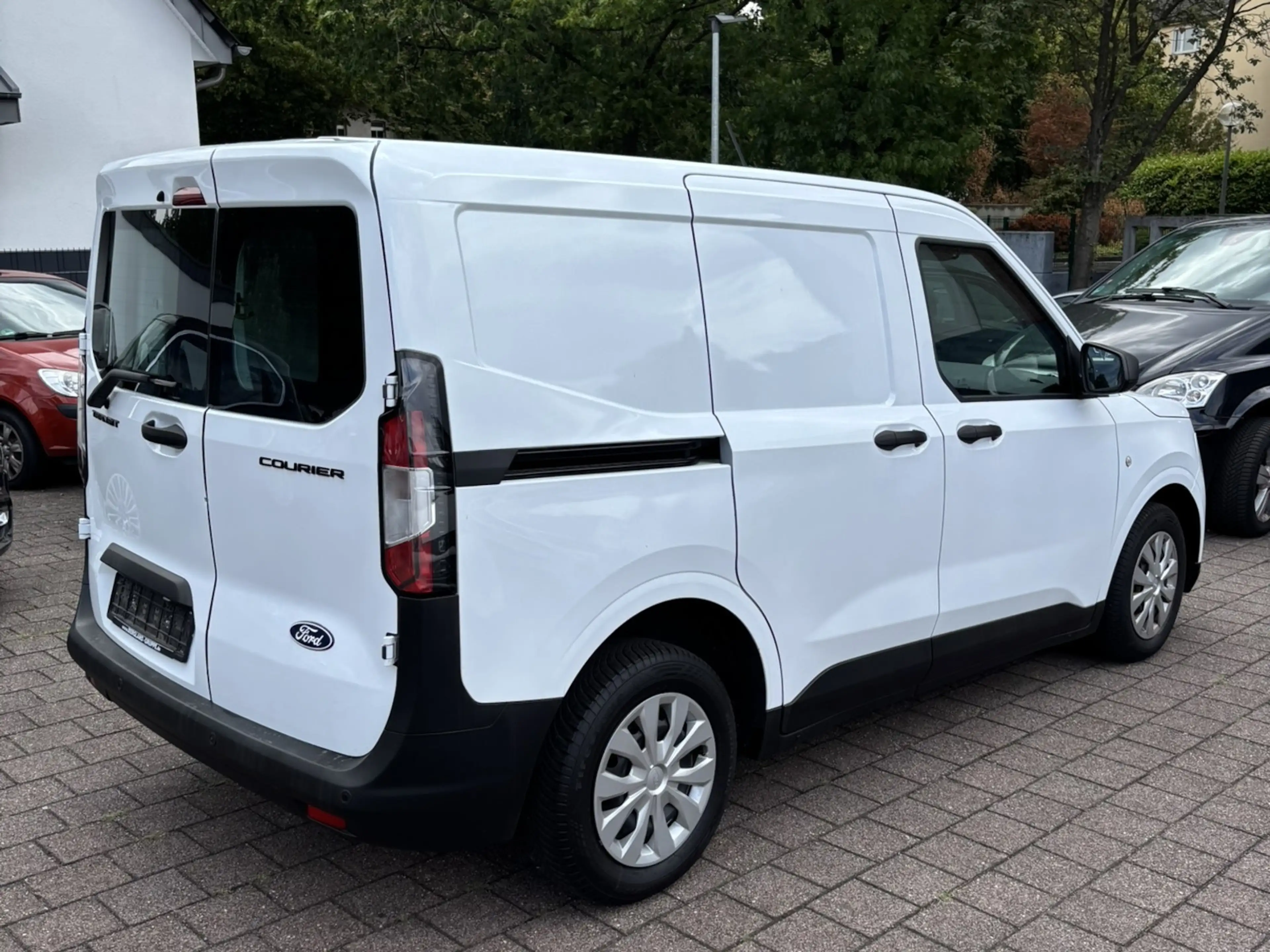 Ford Transit Courier Trend — photo 5