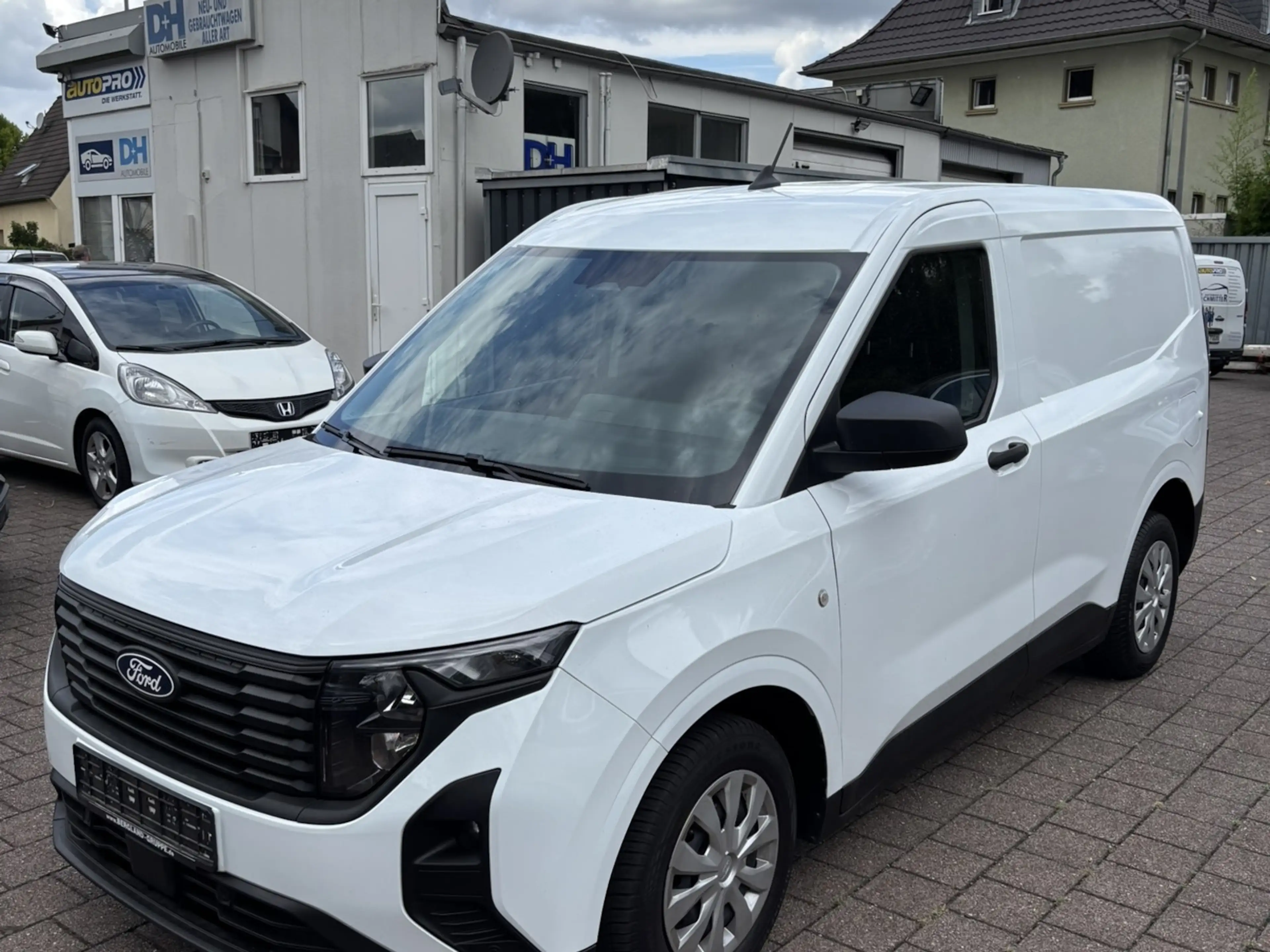 Ford Transit Courier Trend — photo 2
