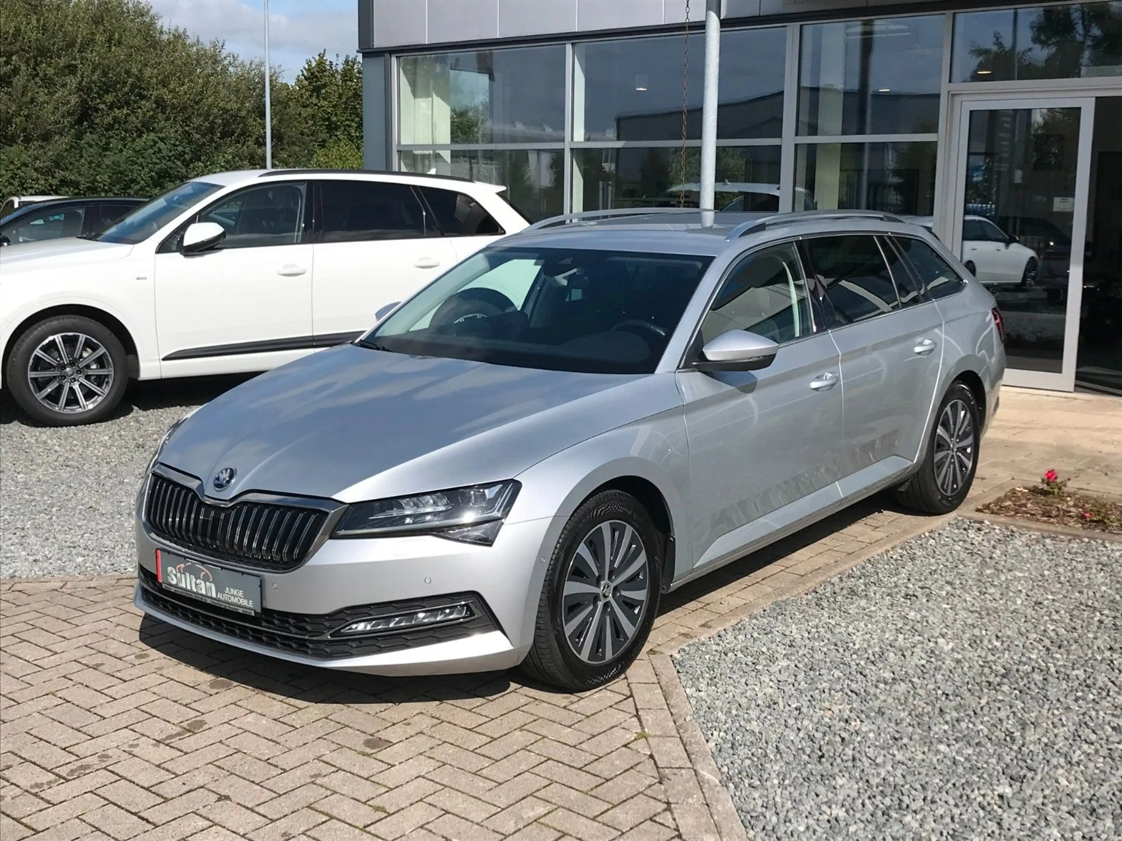 Skoda Superb 2.0 TDI Combi Style DSG 360° VC AHK Stand