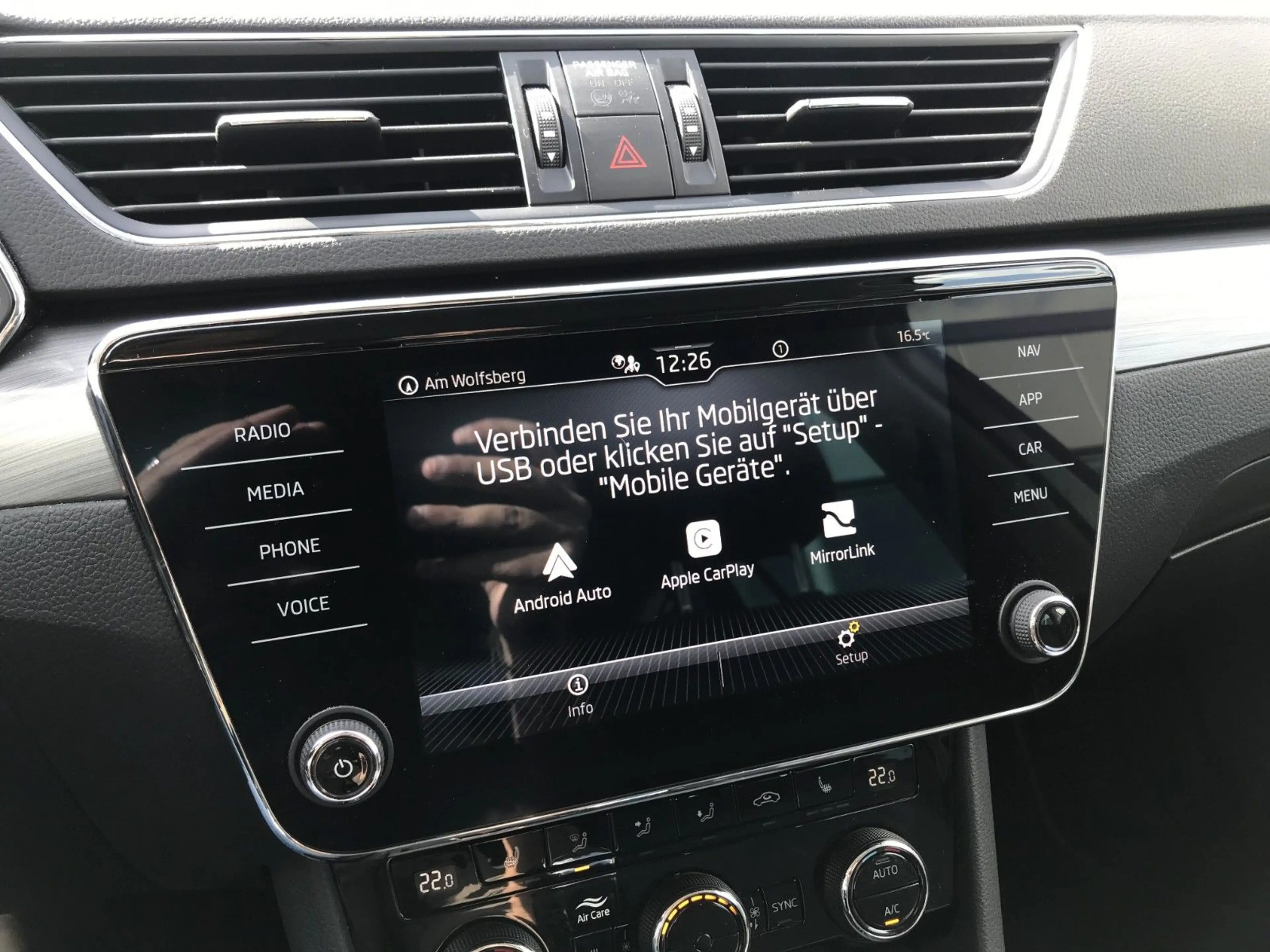 Skoda Superb 2.0 TDI Combi Style DSG 360° VC AHK Stand — photo 13