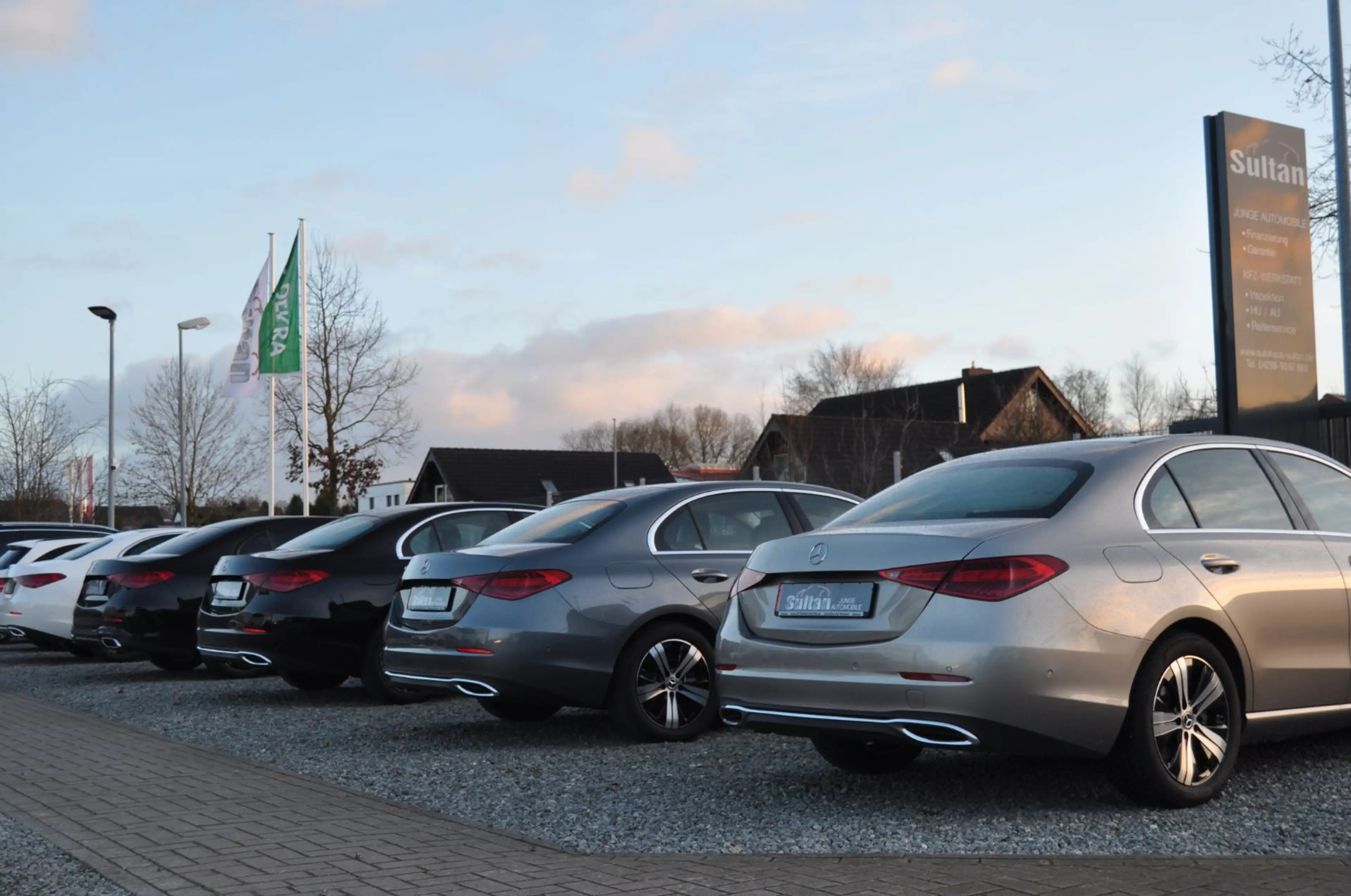 Skoda Superb 2.0 TDI Combi Style DSG 360° VC AHK Stand