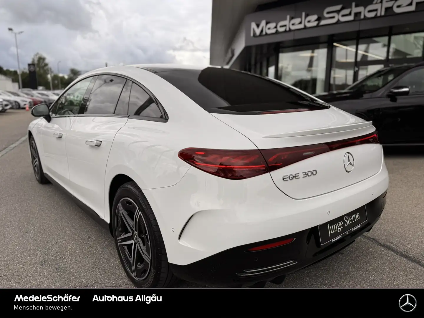 Mercedes-Benz EQE 300 EQE 300 AMG Night 19 Pano D-Light 3D Memory NP80 Weiß - 2